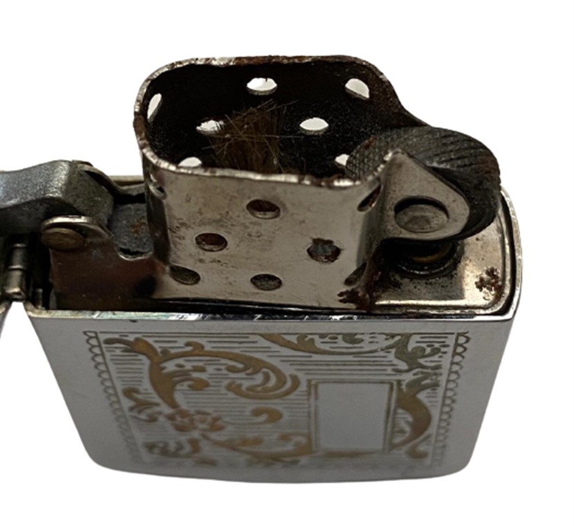 RONSON MARKA METAL ÜZERİ İŞLEMELİ BENZİNLİ TAŞLI MEKANİK KAPAKLI  ÇAKMAK