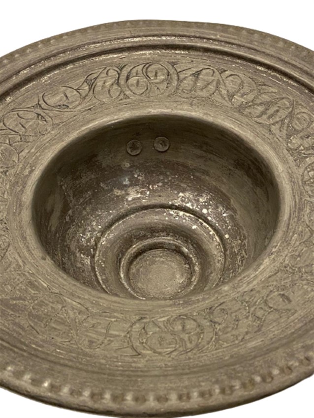 1970 DÖGME BAKIR ÜZERİ FUL EL KALEM İŞLEMELİ AYAKLI KAPAKLI PAŞA MANGALI