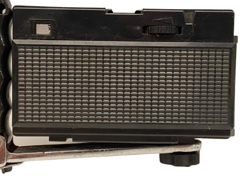 PENTACON ELECTRA CAMERA MAYER LENS FOTOĞRAF MAKİNESİ VE TOSHIBA 414 KAMERA FLAŞI