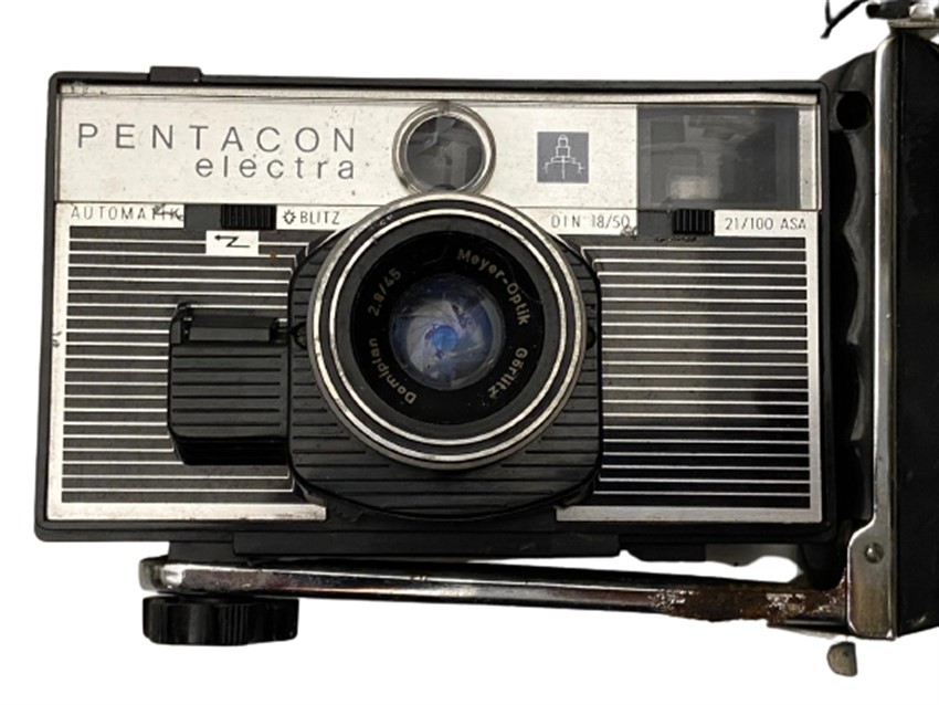 PENTACON ELECTRA CAMERA MAYER LENS FOTOĞRAF MAKİNESİ VE TOSHIBA 414 KAMERA FLAŞI