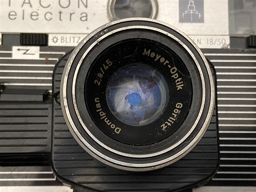 PENTACON ELECTRA CAMERA MAYER LENS FOTOĞRAF MAKİNESİ VE TOSHIBA 414 KAMERA FLAŞI