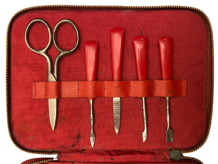 1960 SEYAHAT İÇİN TAM TAKIM FUL ACİL İHTİYAC  BAKIM ÇANTASI