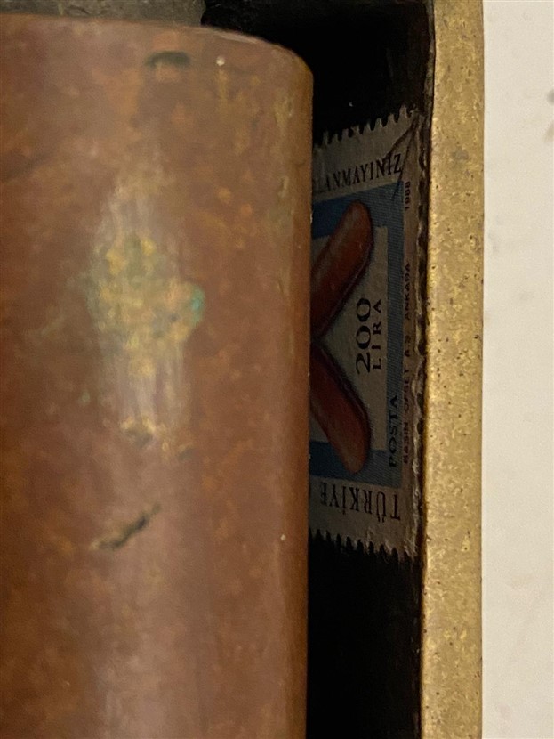 1950 BRONZ PTT ŞUBELERİNDE BULUNAN POSTA PULU YAPIŞTIRILMASINDA KULLANILAN  MERDANELİ PUL ISLATMA ALETİ