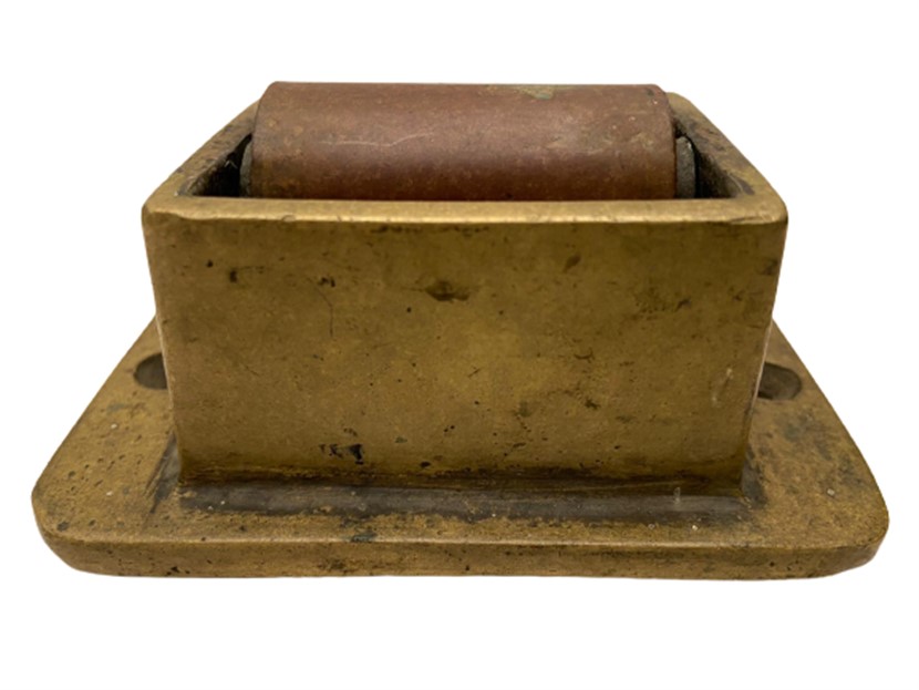 1950 BRONZ PTT ŞUBELERİNDE BULUNAN POSTA PULU YAPIŞTIRILMASINDA KULLANILAN  MERDANELİ PUL ISLATMA ALETİ