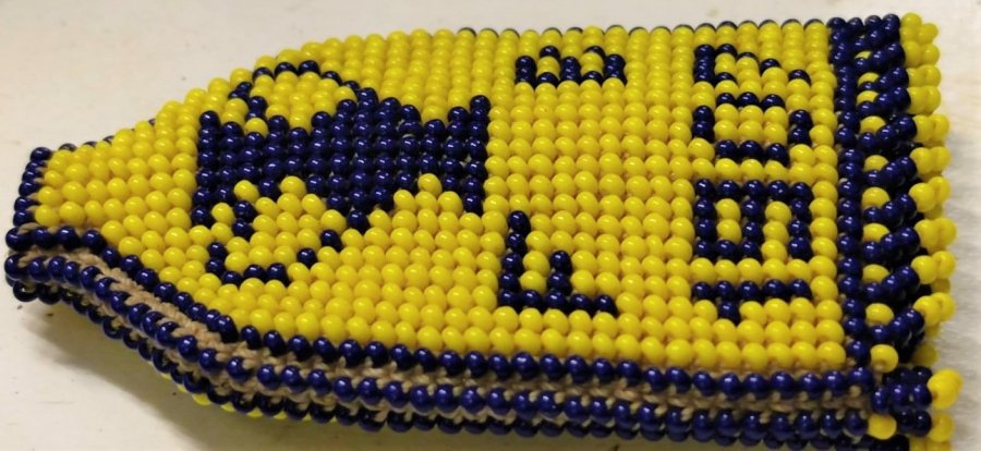 1961 ŞAMPİYONLUK KUPASI HATIRASINA YAPILMIŞ FENERBAHCE FUTBOL TAKIMI SARI LACİVERT EL YAPIMI HAPİSHANE İŞİ BONCUK İŞİ ANAHTARLIK 