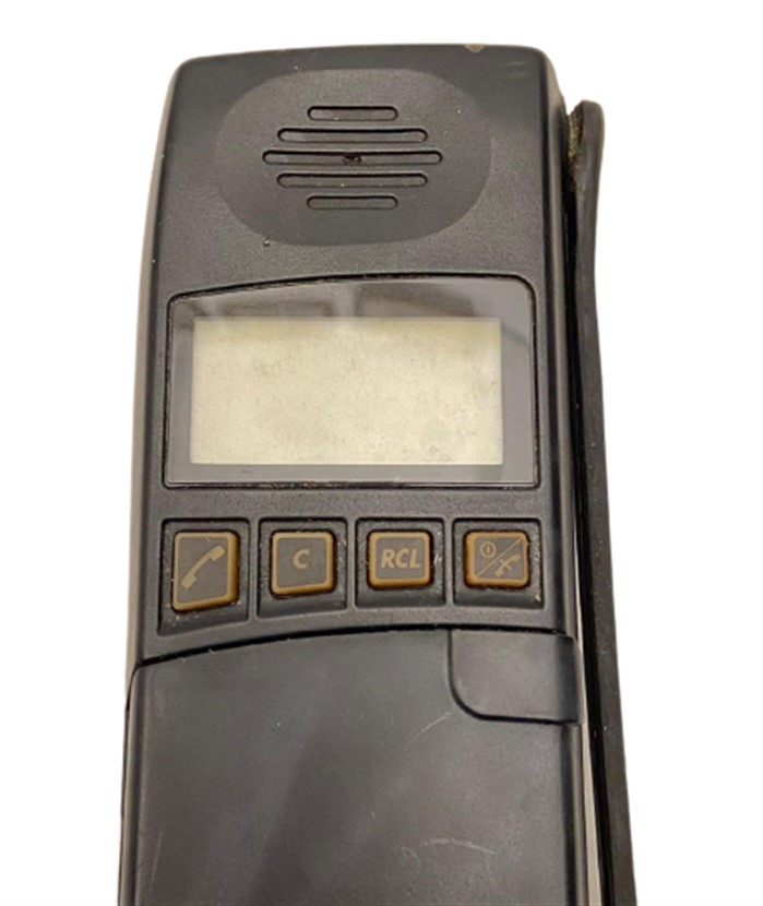 VİNTAGE ERICSSON GH 197  ORJİNAL ADAPTÖRLÜ YAN HAREKETLİ  ANTEN CİFT YEDEK BATARYA TAM TAKIM CEP TELEFON