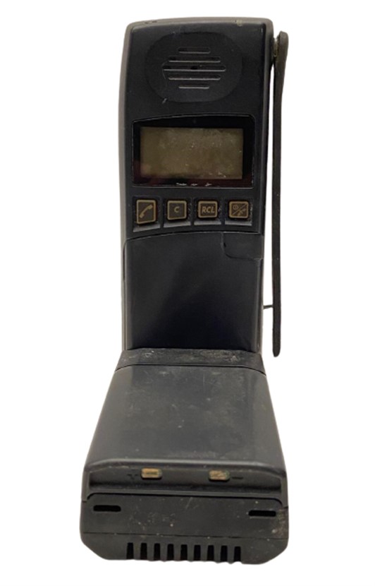 VİNTAGE ERICSSON GH 197  ORJİNAL ADAPTÖRLÜ YAN HAREKETLİ  ANTEN CİFT YEDEK BATARYA TAM TAKIM CEP TELEFON