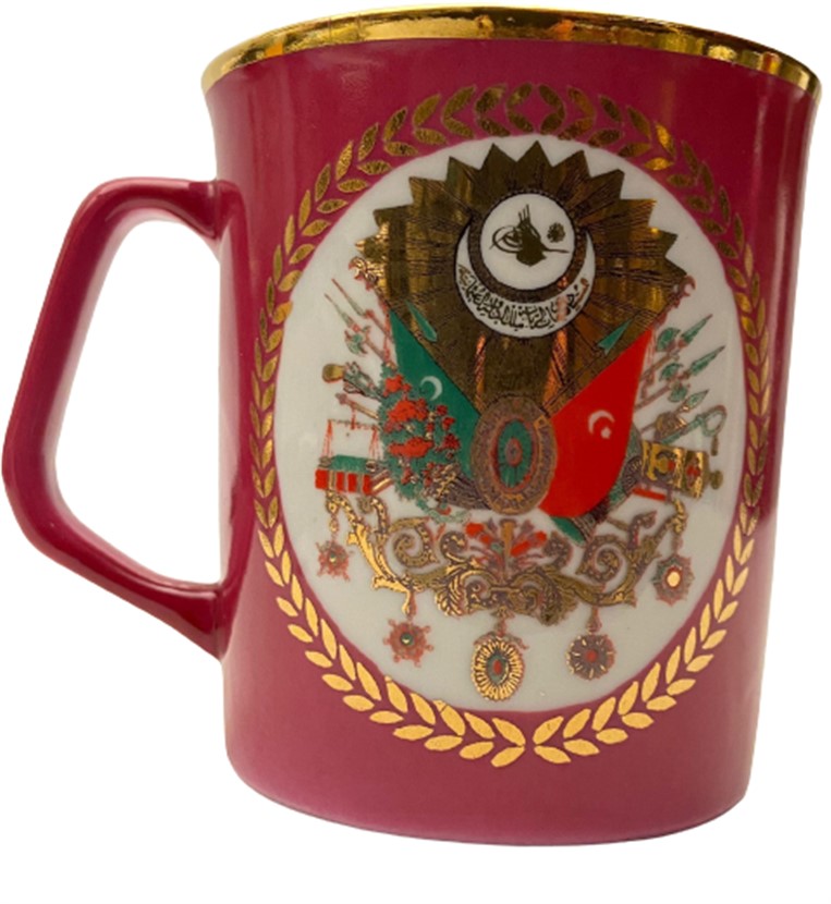 MİLLİ SARAYLAR YILDIZ PORSELEN OSMANLI YILDIRIM BAYEZİD VE OSMANLI DEVLET ARMALI GÖRSELLİ PORSELEN KUPA