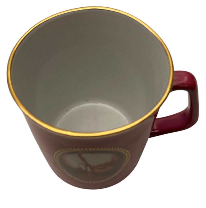 MİLLİ SARAYLAR YILDIZ PORSELEN OSMANLI YILDIRIM BAYEZİD VE OSMANLI DEVLET ARMALI GÖRSELLİ PORSELEN KUPA