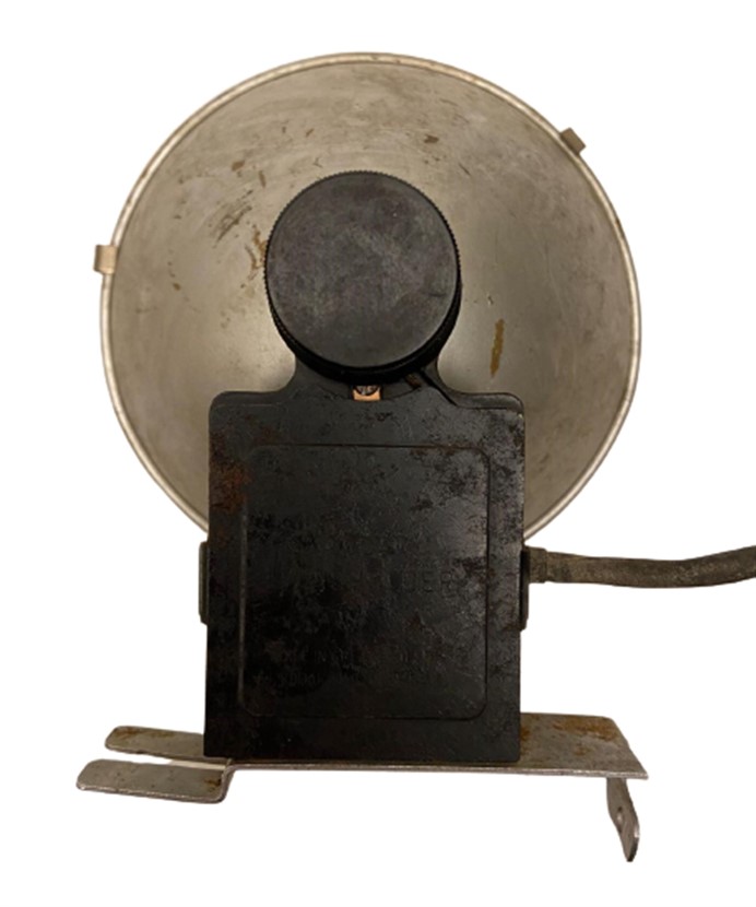 CAMERA FLAŞI TYPE B CANAK REFLEKTÖRLÜ  MODEL TEK KULLANIMLIK GAZLI FİLEMANLI  AMPUL TAKILARAK KULLANILAN  