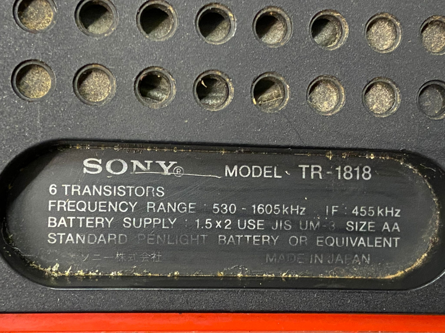 SONY MODEL TR 1818 AM BOX RADYO KÜP ŞEKLİNDE AÇILIR KOLEKSİYON 
