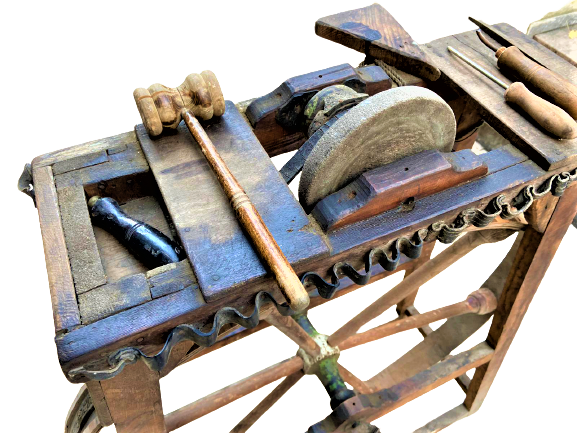 1910 OSMANLI SEYYAR BİLEVCİ SIRTTA TAŞINAN GEZİCİ BİLEV TEZGAHI TAMAMI AHŞAP MEKANİK  BİLEV TAŞ CARKLI EL YAPIM BİLEVCİ TEZGAHI