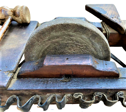 1910 OSMANLI SEYYAR BİLEVCİ SIRTTA TAŞINAN GEZİCİ BİLEV TEZGAHI TAMAMI AHŞAP MEKANİK  BİLEV TAŞ CARKLI EL YAPIM BİLEVCİ TEZGAHI