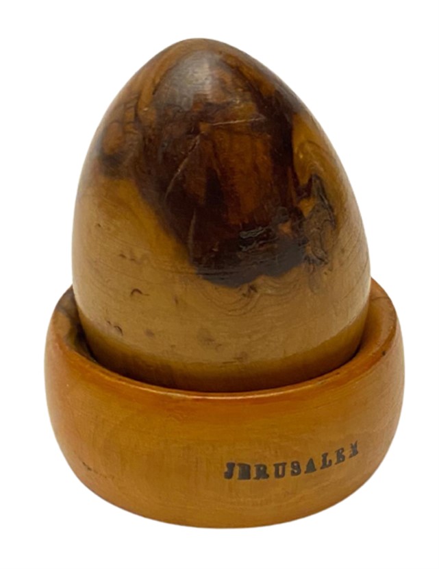 1960 JERUSALEM EL BOYAMA İŞÇİLİKLİ AHŞAPDAN YAPILMA EL TORNASINDA CEKİLMİŞ CORAP KACIGI TAMİR ONARIM İÇİN KULLANILAN YUMURTA