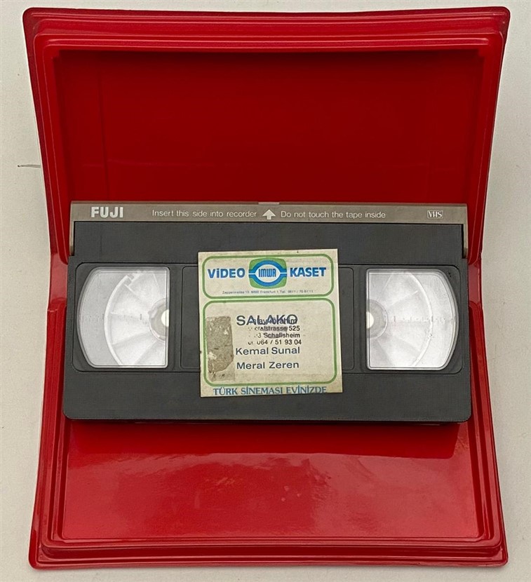 VHS SİSTEM ORJİNAL BASKI IMWA VIDEO KASET KEMAL SUNAL - MERAL ZEREN SALAKO FİLM KASEDİ