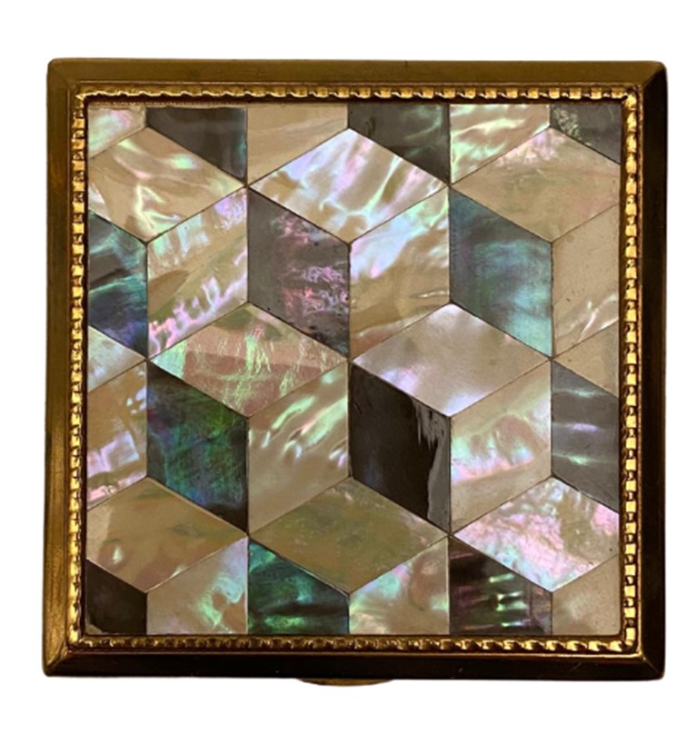 ÜZERİ SEDEF İŞLEMELİ ENGLAND MELİSSA ALTIN KAPLAMA CANTA İÇİ AYNALI KAPAKLI PUDRA KABI