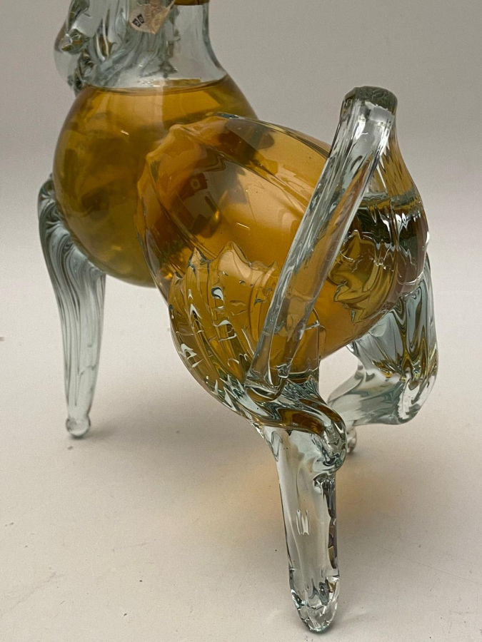 TAMAMEN EL YAPIMI ÜFLEME CAM ŞİŞE ERMENİSTAN İMALATI AT FORMUNDA 500 ML AÇILMAMIŞ KOLEKSİYONLUK KONYAK