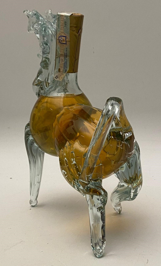 TAMAMEN EL YAPIMI ÜFLEME CAM ŞİŞE ERMENİSTAN İMALATI AT FORMUNDA 500 ML AÇILMAMIŞ KOLEKSİYONLUK KONYAK