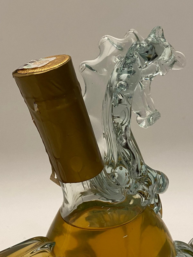 TAMAMEN EL YAPIMI ÜFLEME CAM ŞİŞE ERMENİSTAN İMALATI AT FORMUNDA 500 ML AÇILMAMIŞ KOLEKSİYONLUK KONYAK