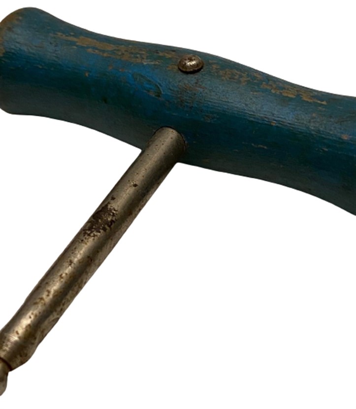 1960 AHŞAP SAPLI METAL ŞARAP ŞİŞE MANTAR AÇACAĞI TİRBÜŞON