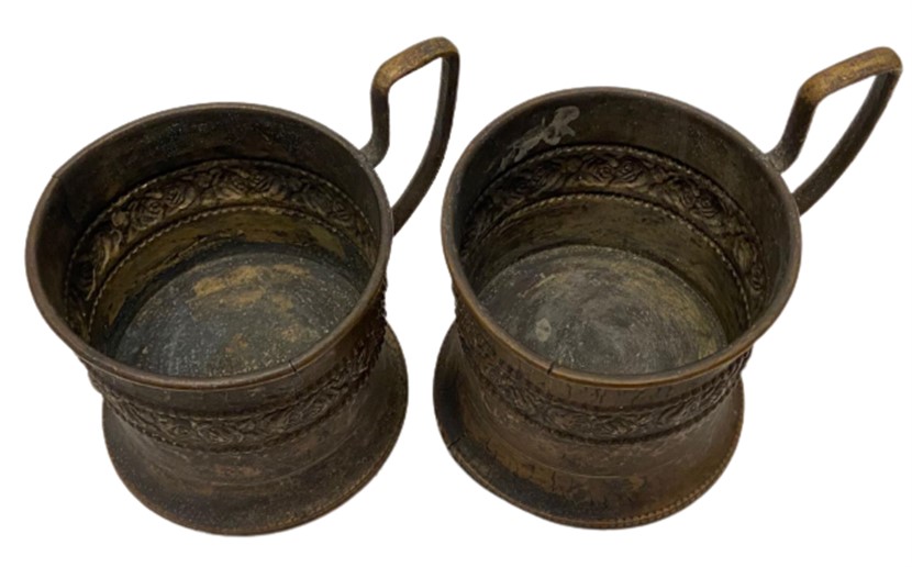 OSMANLI PAZARINA YAPILMIŞ PİRİNC  ÇİFT ÜZERİ KABARTMA İŞLEMELİ BARDAK ZARFI ÜZERİNDE CATLAMALAR VARDIR