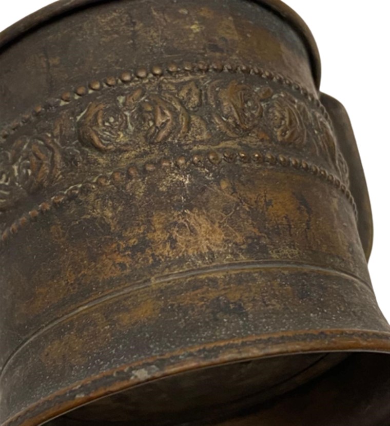 OSMANLI PAZARINA YAPILMIŞ PİRİNC  ÇİFT ÜZERİ KABARTMA İŞLEMELİ BARDAK ZARFI ÜZERİNDE CATLAMALAR VARDIR