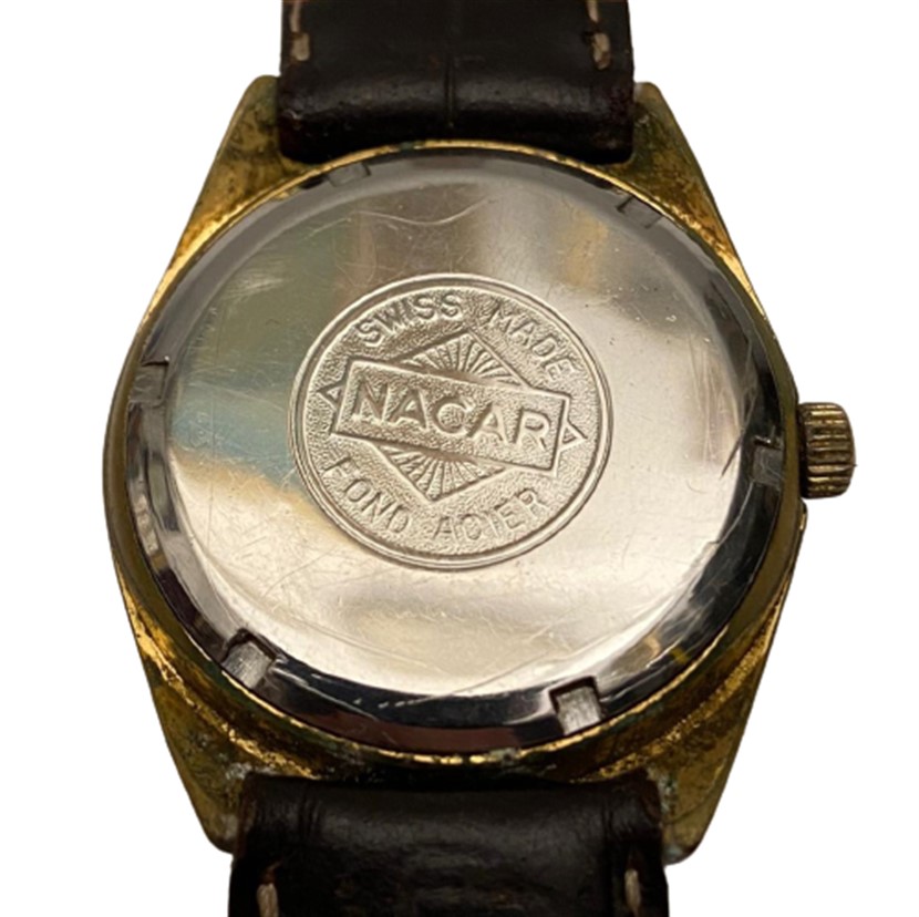 KURMALI MEKANİK TAKVİMLİ SWISS MADE NACAR DAMGALI DERİ KAYIŞLI KOL SAATİ