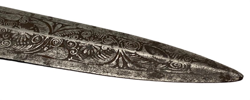 1940 ÜZERİ KOMPLE KALEM  İŞLEMELİ CELİK TOLEDO DAMGALI PİRİNC KUKA SAPLI KUŞAK KAMASI