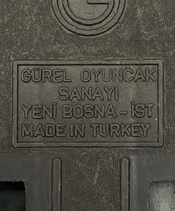 GÜREL TÜRK MALI SARI RENKDE TENEKE ALT KISMI PLASTİK OYUNCAK TOFAŞ DOĞAN TAKSİM YEŞİLKÖY DOLMIŞ OYUNCAK TAKSİ