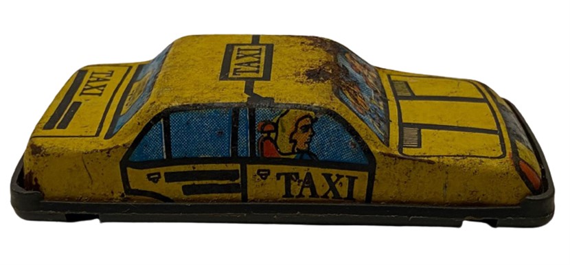 GÜREL TÜRK MALI SARI RENKDE TENEKE ALT KISMI PLASTİK OYUNCAK TOFAŞ DOĞAN TAKSİM YEŞİLKÖY DOLMIŞ OYUNCAK TAKSİ