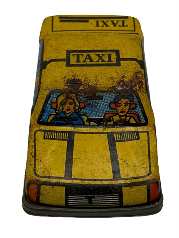 GÜREL TÜRK MALI SARI RENKDE TENEKE ALT KISMI PLASTİK OYUNCAK TOFAŞ DOĞAN TAKSİM YEŞİLKÖY DOLMIŞ OYUNCAK TAKSİ