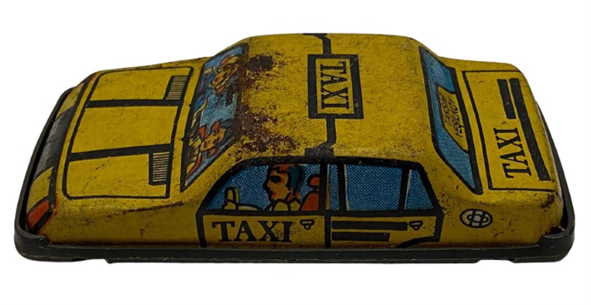 GÜREL TÜRK MALI SARI RENKDE TENEKE ALT KISMI PLASTİK OYUNCAK TOFAŞ DOĞAN TAKSİM YEŞİLKÖY DOLMIŞ OYUNCAK TAKSİ