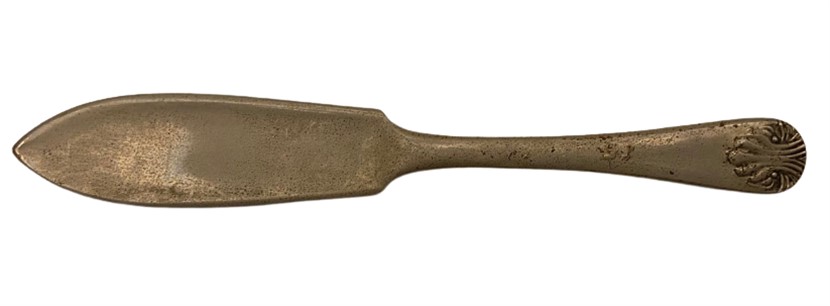 İNGİLİZ GÜMÜŞ KAPLAMA SAP KISMI İŞLEMELİ PEYNİR SERVİS BIÇAĞI