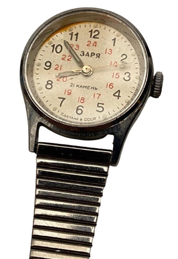 RUS 3 APR 21 JEWELS KORDONLU YAKA SAATİ KOLEKSİYON