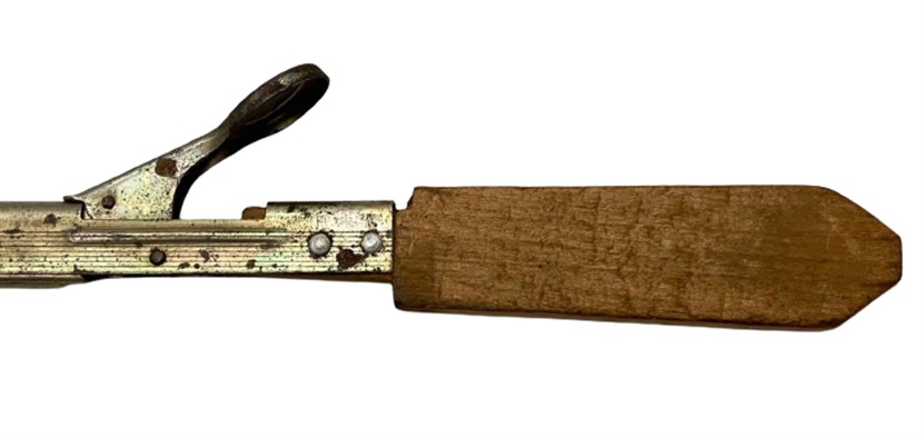 AHŞAP SAPLI METAL MEKANİK  CARKLI TAŞLI KAV 74 DAMGALI MUTFAK OCAK TUTUŞTURMA ÇAKMAĞI