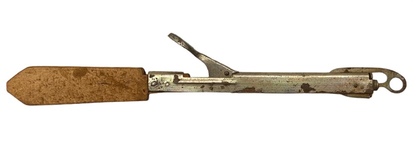 AHŞAP SAPLI METAL MEKANİK  CARKLI TAŞLI KAV 74 DAMGALI MUTFAK OCAK TUTUŞTURMA ÇAKMAĞI