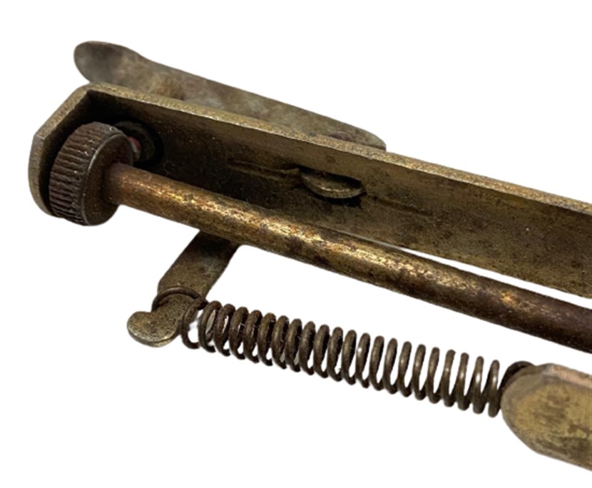 METAL KAV 82 DAMGALI MEKANİK CARKLI CAKMAK TAŞLI MUTFAK OCAK TUTUŞTURMA ÇAKMAĞI