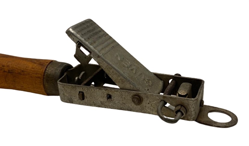 AHŞAP SAPLI CAKMAK TAŞLI MEKANİK GUCEN DAMGALI MUTFAK OCAK TUTUŞTURMA YAKMA ÇAKMAĞI