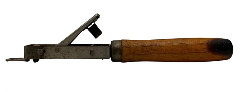 AHŞAP SAPLI CAKMAK TAŞLI MEKANİK GUCEN DAMGALI MUTFAK OCAK TUTUŞTURMA YAKMA ÇAKMAĞI