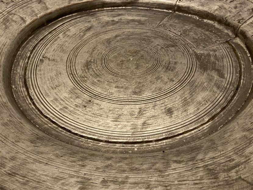 OSMANLI DÖGME BAKIR  BUYUK BOY ÜZERİ KALEM İŞLEMELİ  TAMİR YAMALI BAKIR LENGER