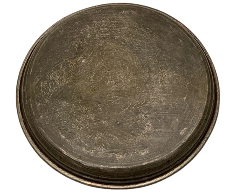 1950 ÜZERİ KOMPLE USTA KALEM İŞLEMELİ DAMGALI BAKIR KAHVE İKRAM İCİN KULLANILAN TEPSİ 