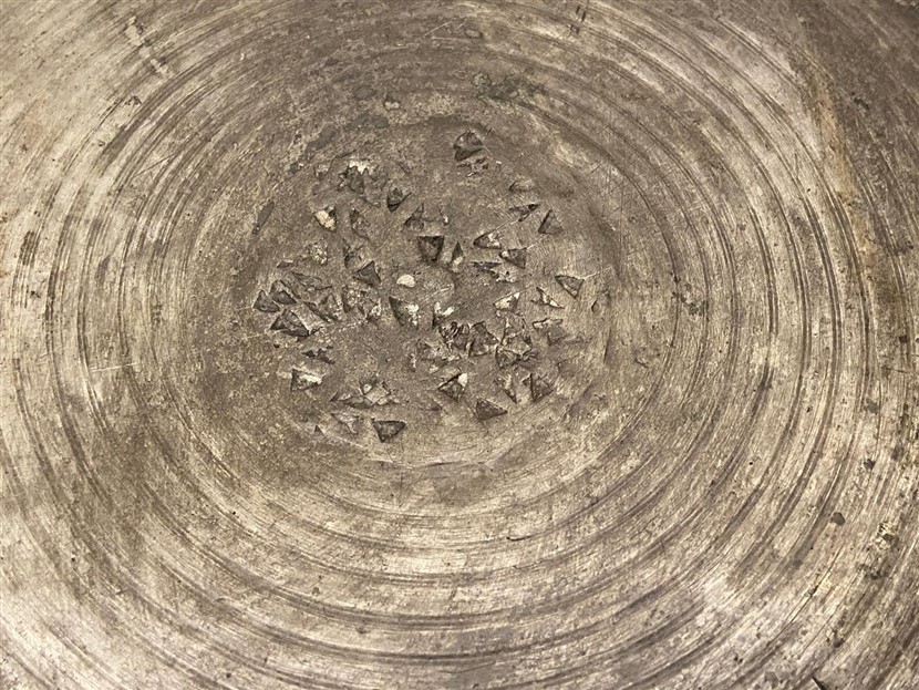 OSMANLI EL DOGME İŞCİLİKLİ BAKIR  ERMENİ KALEM İŞ YAZILI  DAMGALI VE YAZILI BAKIR LENGER 