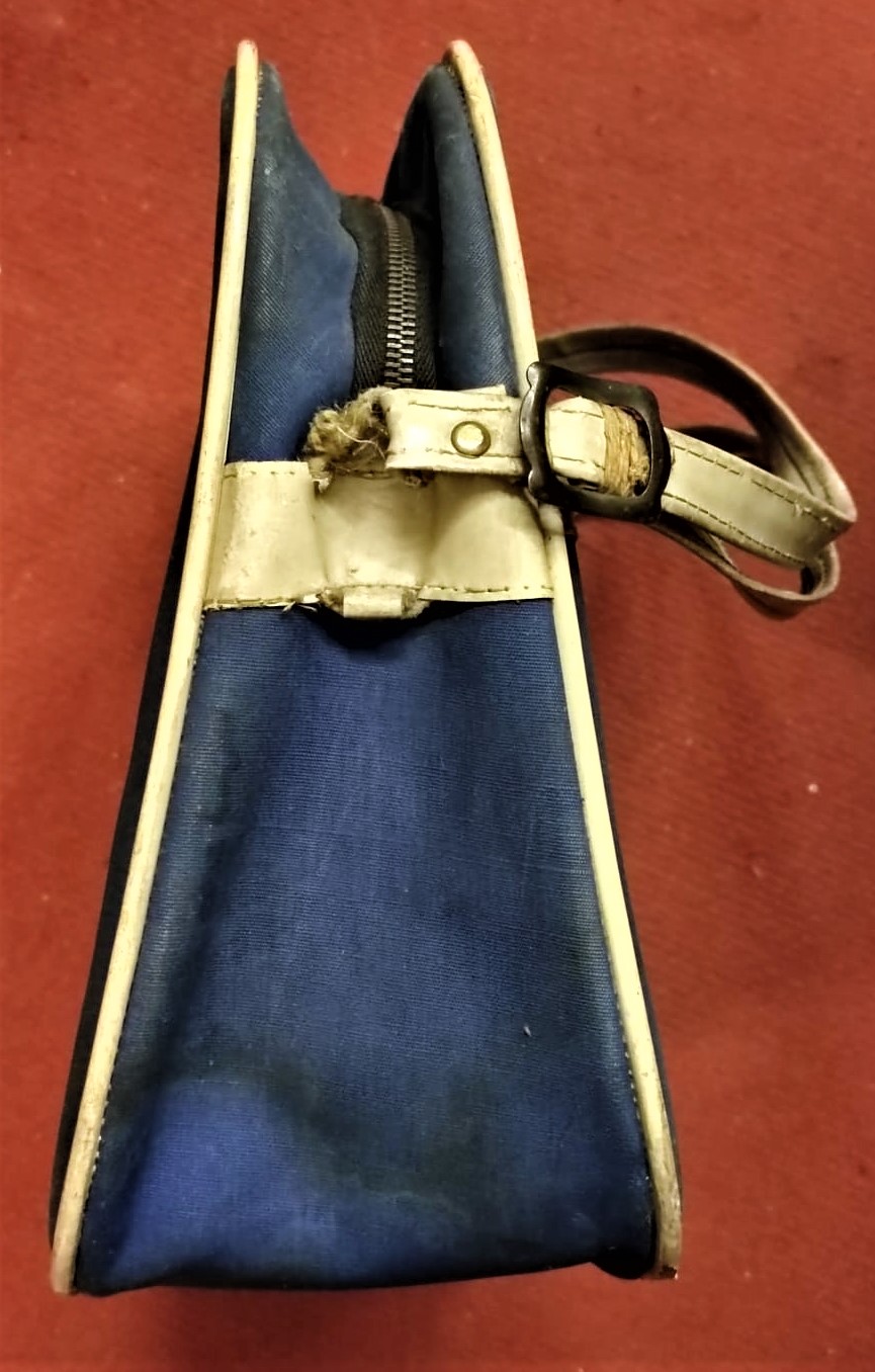 AIR FRANCE  LE PLUS GRAND RESEAU DU MONDE MAVİ BEYAZ YAZILI FIRANSIZ HAVA YOLLARI FERMUARLI VİNLEKS SEYEHAT CANTASI