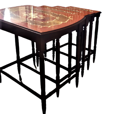 1970 CEVİZ AYAKLAR MASİF ÜZERİ MARKUTERİ EL İŞCİLİKLİ  CİCEK DESEN  İŞCİLİKLİ  DÖRTLÜ İÇ İÇE GECME ZİGON SEHBA