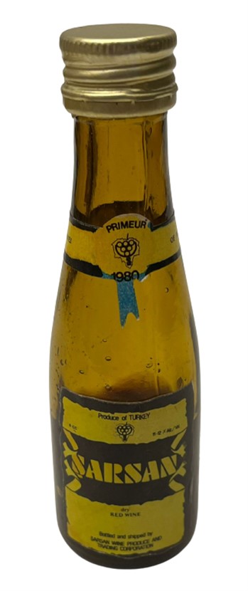 YERLİ TÜRK MALI ŞARSAN KIRMIZI ŞARAP 50 ML MİNYATÜR İÇKİ ŞARAP ŞİŞESİ KAPAGI ACILMAMIŞ DOLU KOLEKSİYON 