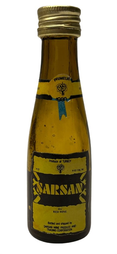YERLİ TÜRK MALI ŞARSAN KIRMIZI ŞARAP 50 ML MİNYATÜR İÇKİ ŞARAP ŞİŞESİ KAPAGI ACILMAMIŞ DOLU KOLEKSİYON 