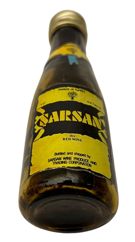 YERLİ TÜRK MALI ŞARSAN KIRMIZI ŞARAP 50 ML MİNYATÜR İÇKİ ŞARAP ŞİŞESİ KAPAGI ACILMAMIŞ DOLU KOLEKSİYON 