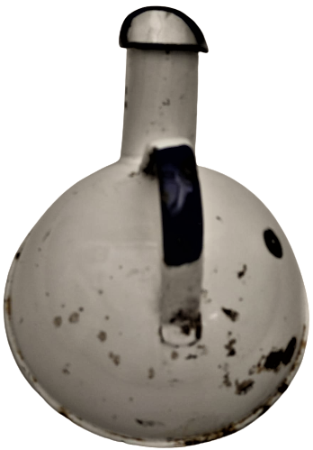 1940 EMAYE BEYAZ  ÜZERİNDE LACİVERT ŞERİTLER OLAN ÖRDEK   YATALAK ERKEK HASTALARIN KULLANDIGI