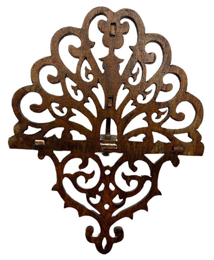 1970 AHŞAP ÜZERİNE OSMANLI İŞLEMELERLE BEZELİ KIL TESTERE EL  İŞİ KÖŞE  BİBLO DUVAR RAFI 