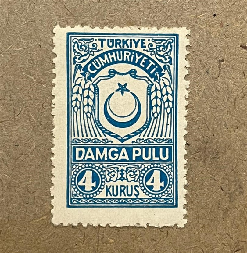 1940 L'OREAL PARİS PARFUM ARKASI RUSUM PULLU ÖN TARAFI CAM İCERSİ RENKLİ OFSET BASKI REKLAM TABELASI  